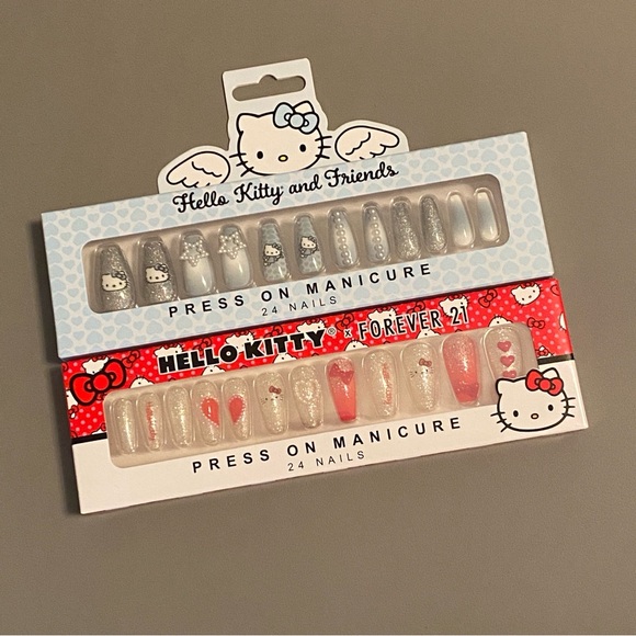 Hello Kitty Press On Nails Manicure Sets: Blue Angel & Red Hearts - Picture 1 of 5